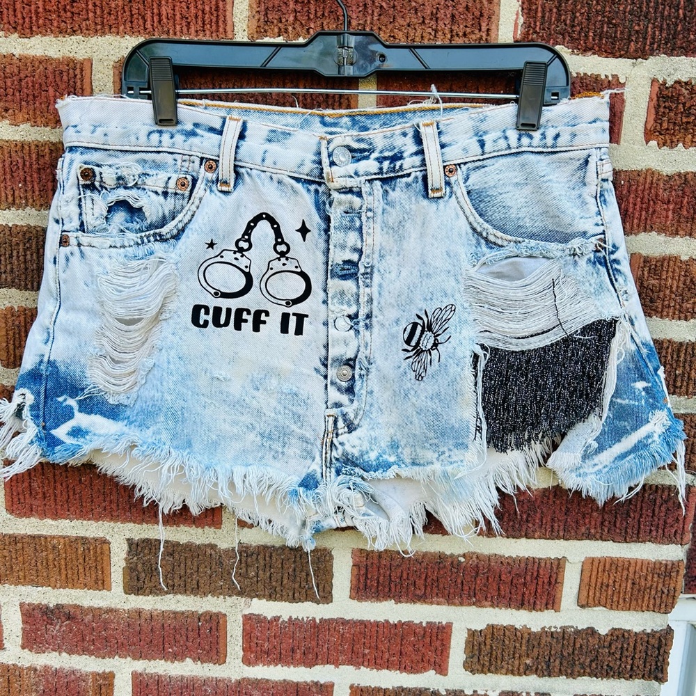 Levi’s Repurposed Custom Frayed Fringe Jean Shorts Beyoncé World Tour Cuff It